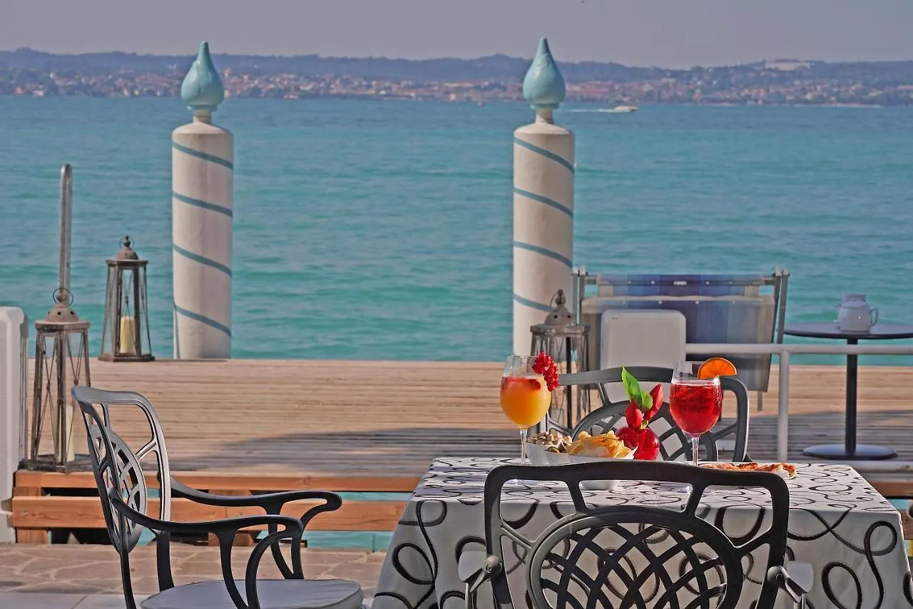 Hotel Marconi Sirmione 3*,