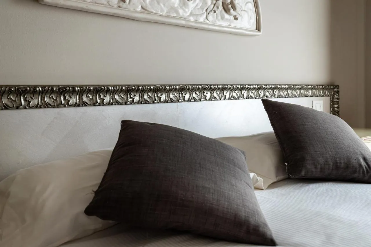 ***  Hotel Marconi Sirmione Italy