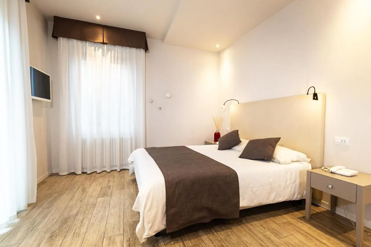 Hotel Marconi Sirmione 3*,  Italy