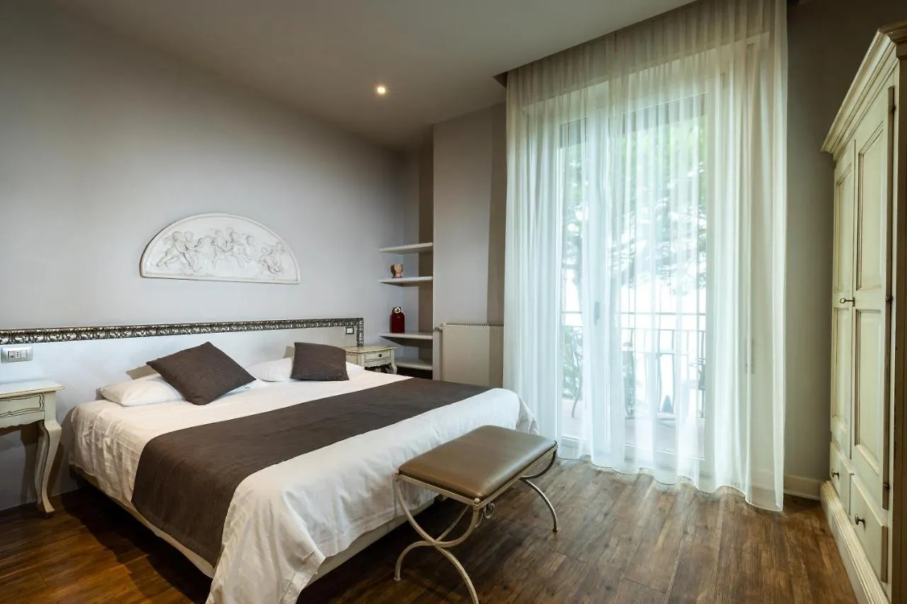 Hotel Marconi Sirmione 3*,  Italy
