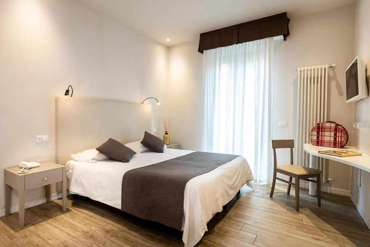 ***  Hotel Marconi Sirmione Italy